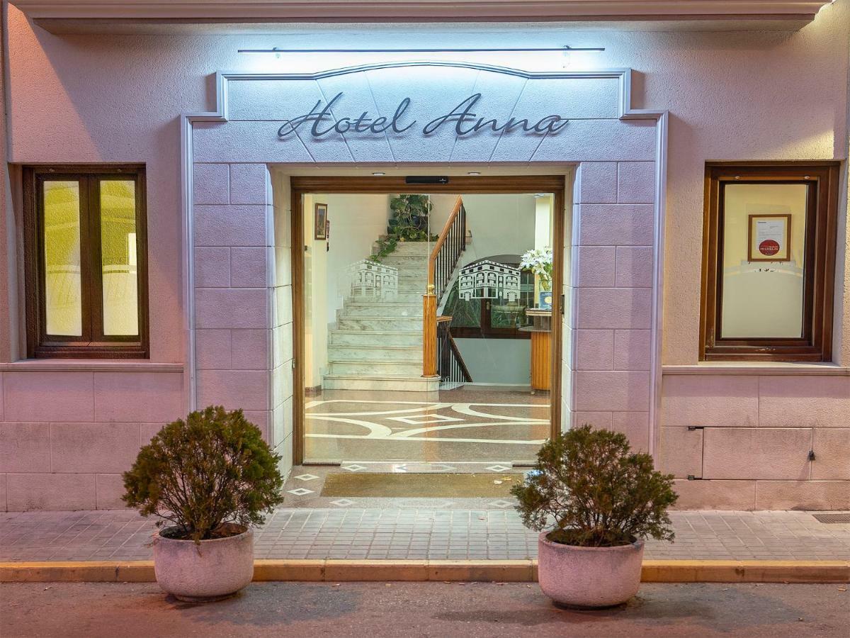 Hotel Anna コセンタイナ エクステリア 写真